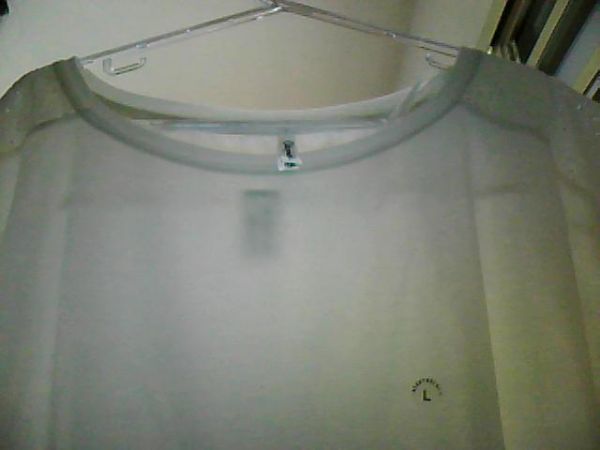 BLUSA CREME COM BRILHO NOS OMBROS